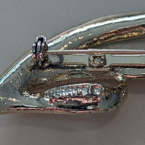 Lot of Four Vintage Gold Toned Brooches - One is signed Gerry's - Picture 5 of 8